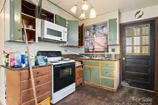 36 Lambert Ln, Canton, NC 28716 - Photo 9