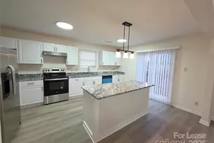 7014 Sycamore Grove Ct, Charlotte, NC 28227 - Photo 3