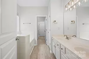 9503 Long Hill Dr, Charlotte, NC 28214 - Photo 17