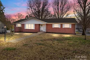 304 E 2nd St, Oakboro, NC 28129 - Photo 1