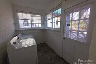 2409 Commonwealth Ave, Charlotte, NC 28205 - Photo 15