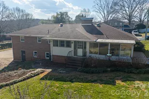 207 Woodlawn Dr, Morganton, NC 28655 - Photo 5