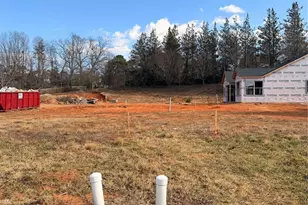 829B Wynnshire Dr, Hickory, NC 28601 - Photo 5