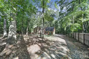 5026 Spicebush Ct, Charlotte, NC 28215 - Photo 39