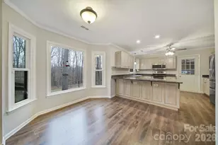 5026 Spicebush Ct, Charlotte, NC 28215 - Photo 17