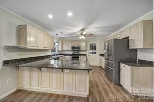 5026 Spicebush Ct, Charlotte, NC 28215 - Photo 13