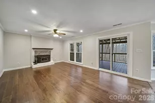 5026 Spicebush Ct, Charlotte, NC 28215 - Photo 9