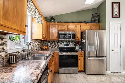 4984 Addison Lane, Hickory, NC 28601 - Photo 9