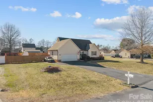 245 Castle Keep Rd, Salisbury, NC 28146 - Photo 5