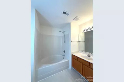 3038 Uxbridge Woods Court, Charlotte, NC 28205 - Photo 9