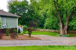 23 Maxwell Rd, Asheville, NC 28805 - Photo 3