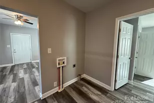 715 Grover St, Gastonia, NC 28054 - Photo 5