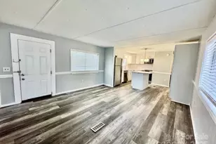 350 39th St Pl SW, Hickory, NC 28602 - Photo 9