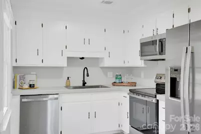 9715 Starwood Drive, Charlotte, NC 28215 - Photo 7