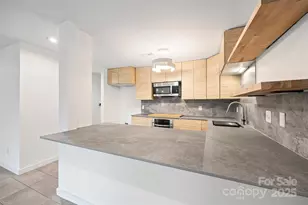 1041 Churchill Downs Ct, Charlotte, NC 28211 - Photo 17