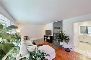 1136 E Woodlawn Rd, Charlotte, NC 28209 - Photo 5