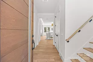 1607 Tippah Park Ct, Charlotte, NC 28205 - Photo 7