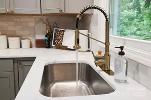 2518 Cove Creek Dr, Gastonia, NC 28056 - Photo 9