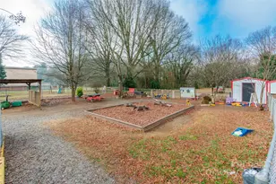 547 N Oakland Ave, Statesville, NC 28677 - Photo 41