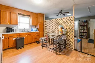 547 N Oakland Ave, Statesville, NC 28677 - Photo 33