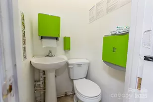 547 N Oakland Ave, Statesville, NC 28677 - Photo 23