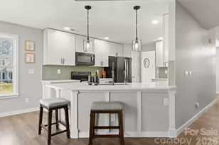 10227 Ingleton Ct, Charlotte, NC 28269 - Photo 3