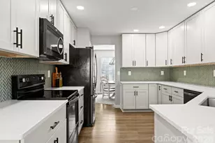 10227 Ingleton Ct, Charlotte, NC 28269 - Photo 5