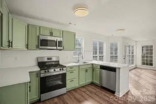 8106 Castlemaine Dr, Matthews, NC 28104 - Photo 9