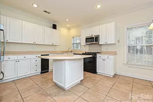 9177 Bonnie Briar Cir, Charlotte, NC 28277 - Photo 7