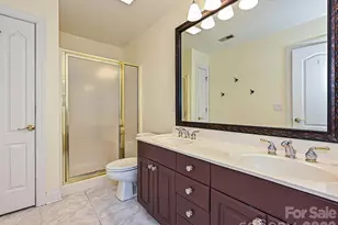 9177 Bonnie Briar Cir, Charlotte, NC 28277 - Photo 25