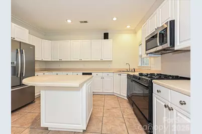 9177 Bonnie Briar Circle, Charlotte, NC 28277 - Photo 9