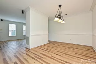 9177 Bonnie Briar Cir, Charlotte, NC 28277 - Photo 17