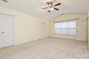 9177 Bonnie Briar Cir, Charlotte, NC 28277 - Photo 23