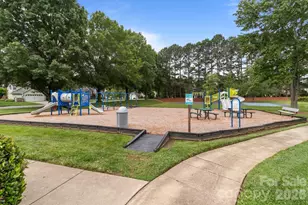 8609 Abbey Brook Ct, Charlotte, NC 28216 - Photo 41