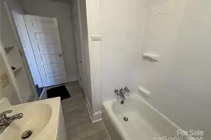 142 26th St SW, Hickory, NC 28602 - Photo 11