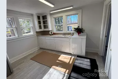 142 26th Street SW, Hickory, NC 28602 - Photo 9