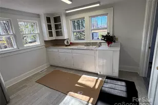 142 26th St SW, Hickory, NC 28602 - Photo 9