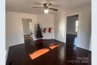 142 26th Street SW, Hickory, NC 28602 - Photo 3