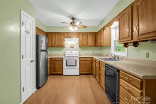 112 Serenity Cir, Hendersonville, NC 28792 - Photo 9