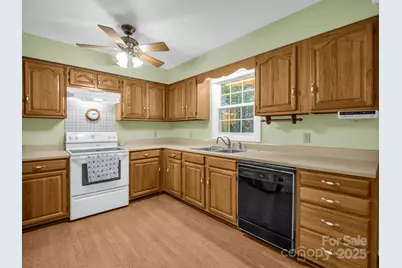 112 Serenity Circle, Hendersonville, NC 28792 - Photo 5