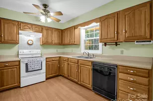 112 Serenity Cir, Hendersonville, NC 28792 - Photo 5