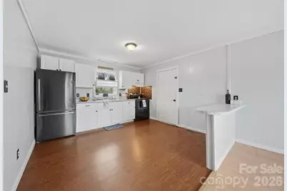 1107 N Davis Avenue, Newton, NC 28658 - Photo 7