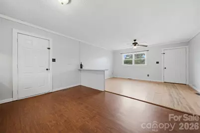 1107 N Davis Avenue, Newton, NC 28658 - Photo 9