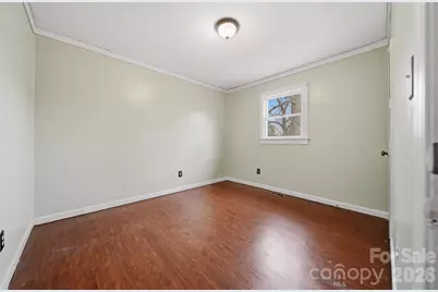 1107 N Davis Avenue, Newton, NC 28658 - Photo 11