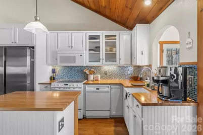 525 Mossy Oak Trail, Nebo, NC 28761 - Photo 9