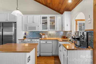 525 Mossy Oak Trail, Nebo, NC 28761 - Photo 9