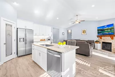 1600 Barefoot Avenue, Catawba, NC 28609 - Photo 9