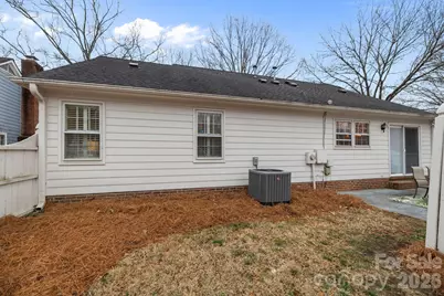 2704 Hillmont Drive, Charlotte, NC 28226 - Photo 21