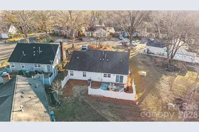 2704 Hillmont Drive, Charlotte, NC 28226 - Photo 25