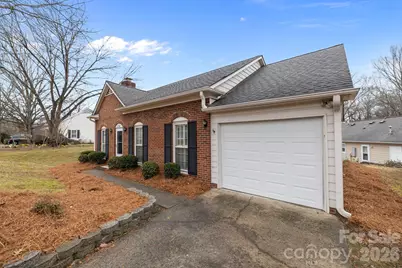 2704 Hillmont Drive, Charlotte, NC 28226 - Photo 23
